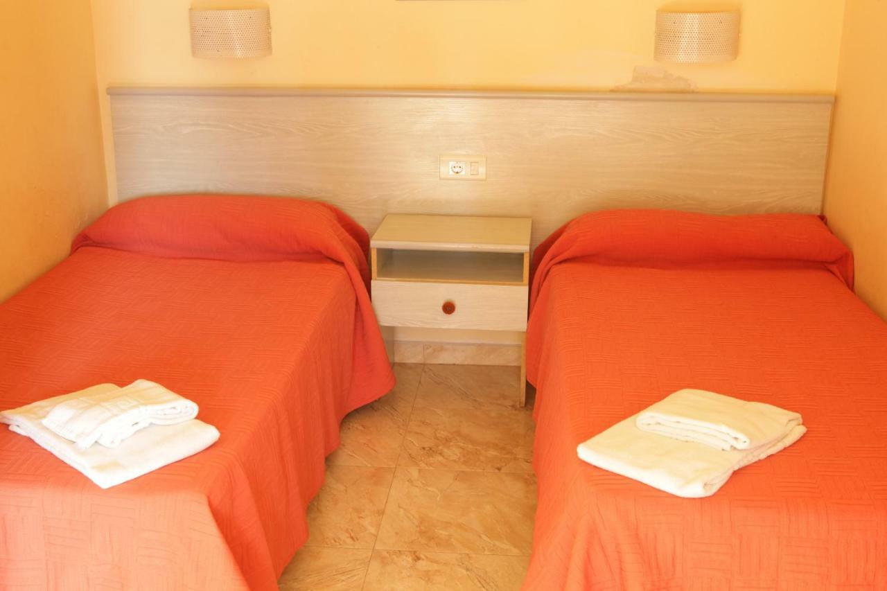 Bermudas-Turis Apartamentos Бенидорм Екстериор снимка