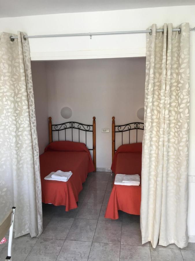 Bermudas-Turis Apartamentos Бенидорм Екстериор снимка